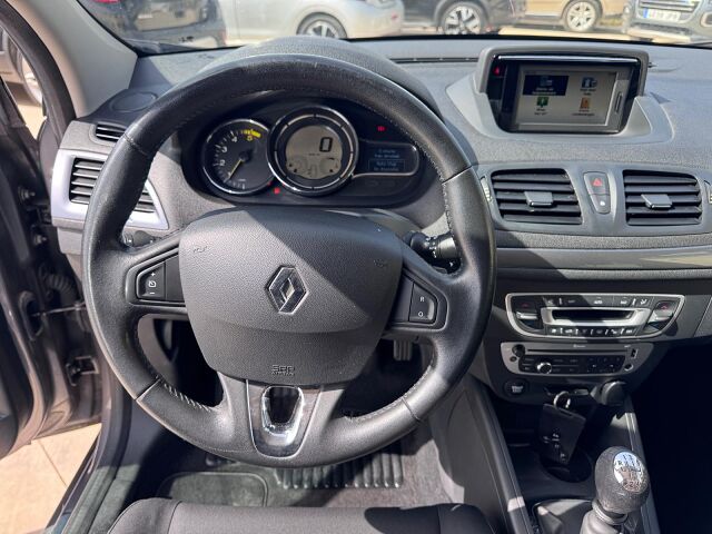 RENAULT MEGANE ESTATE 1.5 DCI SPANISH LHD IN SPAIN 135000 MILES SUPER 2014